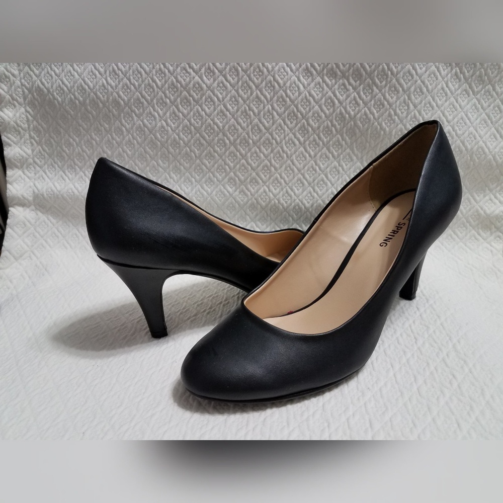 Vegan leather pumps